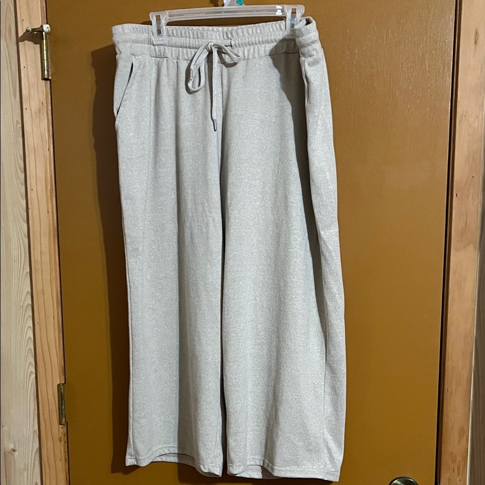 Time and Tru Women's Tan Joggers
